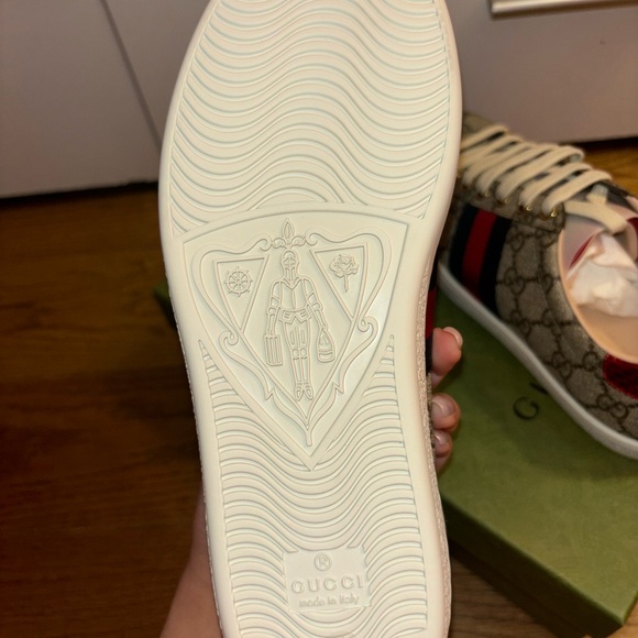 Gucci sneakers - Picture 2 of 3